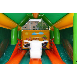 l'intérieur du château gonflable Multifun Ferme