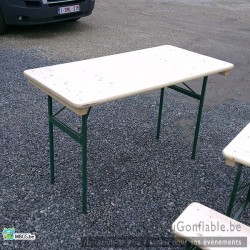 Location de table en bois 120 cm / 4 personnes
